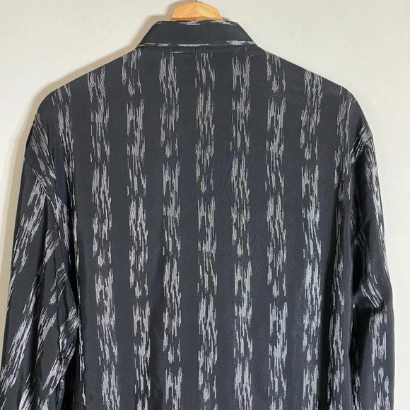 Vintage Versace Classic V2 Men's Size 39 Long Sleeve Patterned Button Down Shirt - Picture 13 of 16